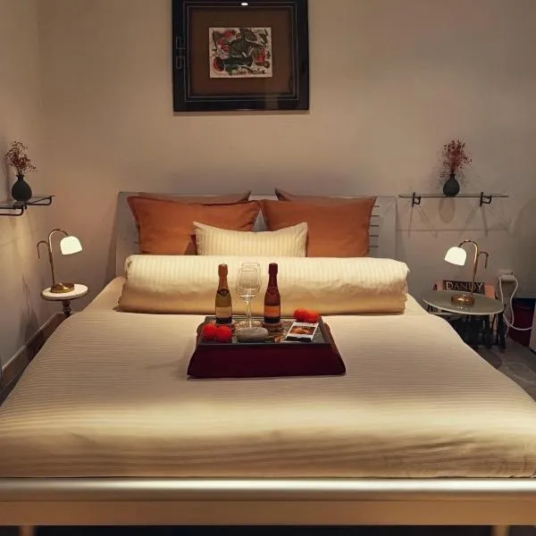 Historic Town Luxe and Epic View, hotel in Clausen