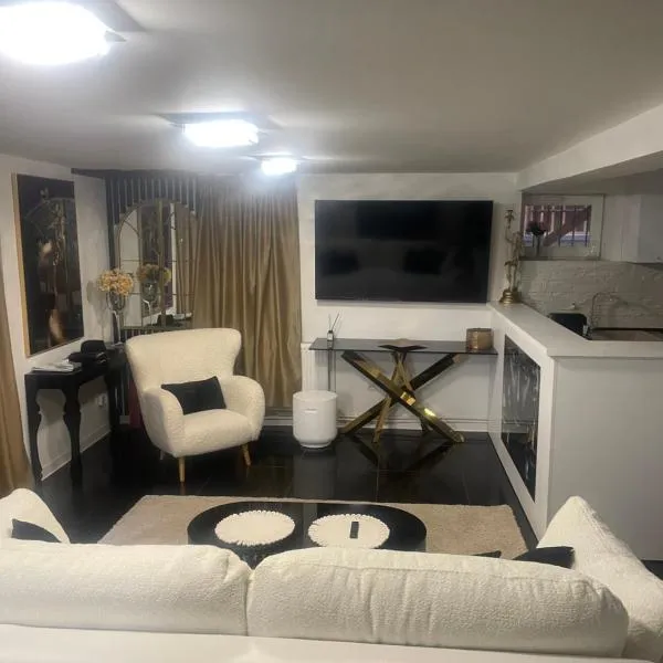 Hotel Jolie Apartments, hotel in Galaţi