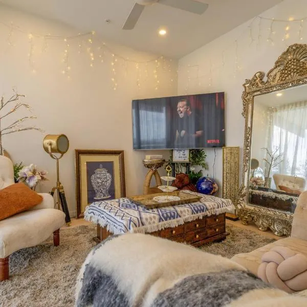 Modern 2-Bedroom, 2-Bath Apt in West Village, West End Brisbane, hotel Brisbane-ben