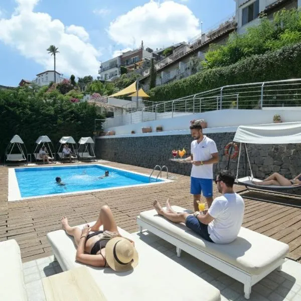 Marina 10 Design Hotel & SPA，位于伊斯基亚的酒店