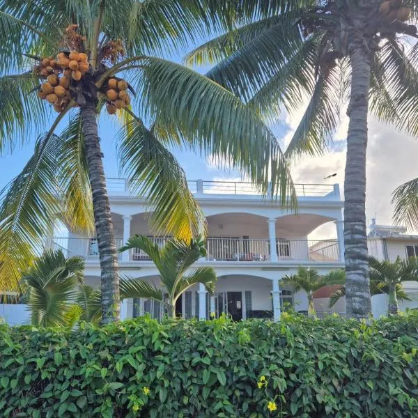 Beejan Mansions, hotel in Roches Noires