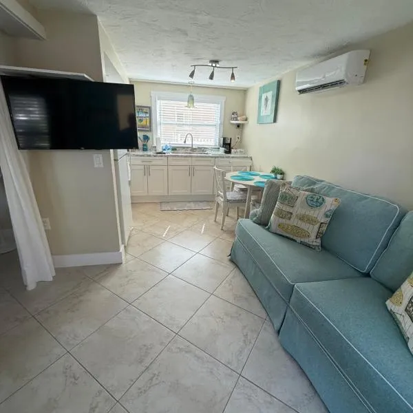 Cozy Beach Rental 1B/1B, ξενοδοχείο σε St Pete Beach