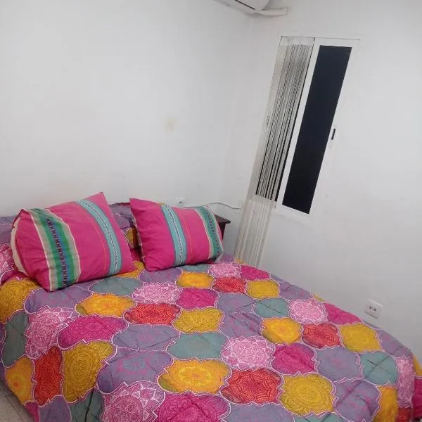 Valencia 2 en piso familiar compartido, hotel a València