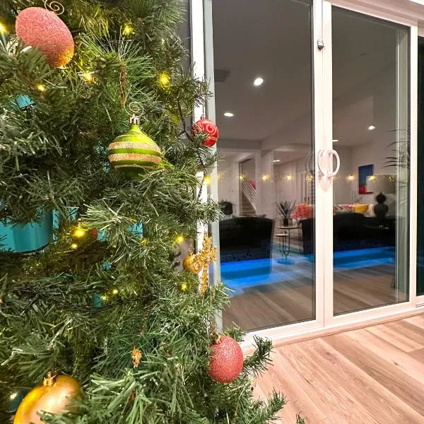 Christmas-Ready Retreat Pool & Stunning Views 10 mins to Downtown, hotel in Palm Springs