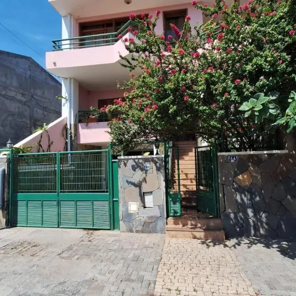 Kaza Manata, hotel di Praia