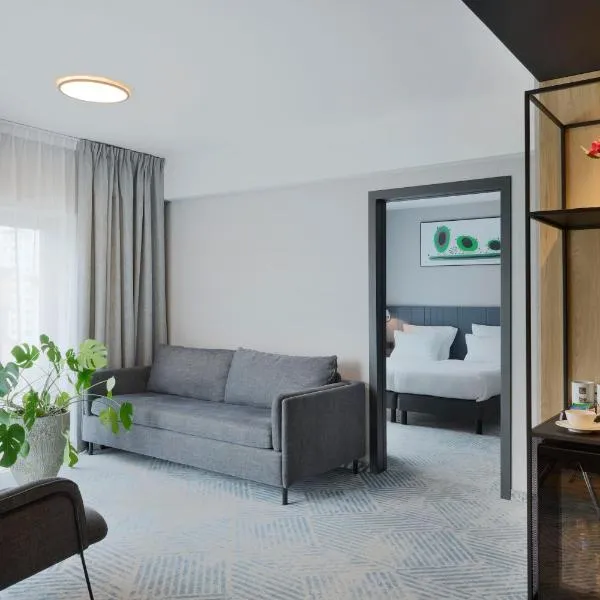 Q Hotel Plus Wrocław, отель во Вроцлаве