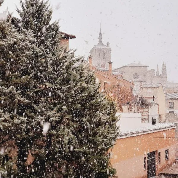 ALOJAMIENTO MIRABUENOS, hotel in Aranda de Duero