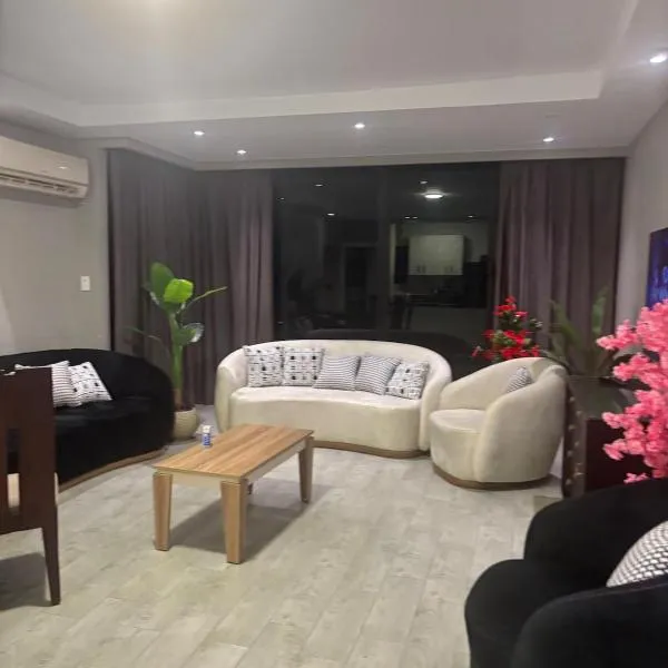 Viesnīca شقه فندقيه غرفتين بجوار سيتي ستارز مكرم عبيد Kairā