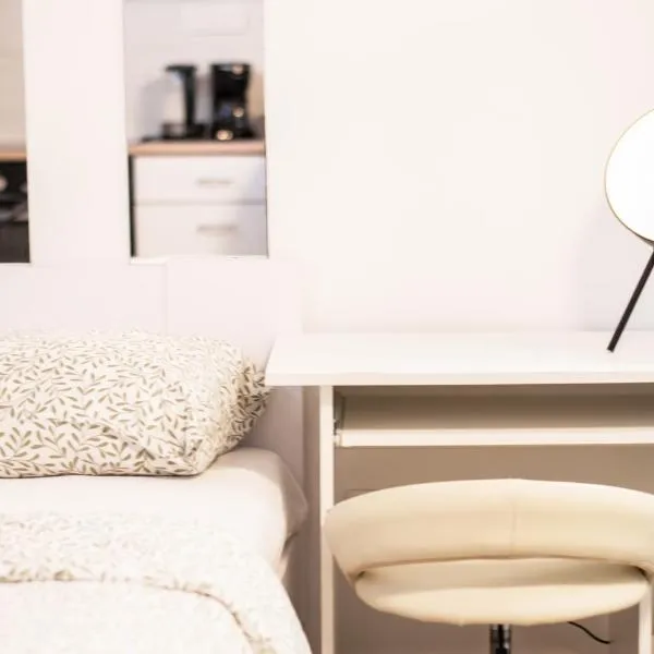 Cozy Condo in Tresnjevka, hotel v Záhřebu