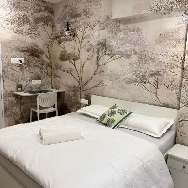 Private Studio Apartments by Abhibha Stays in Central Koregaon Park, hotel in Pune