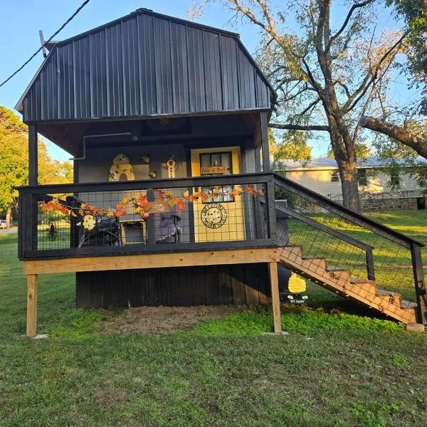 The Honey House a cozy retreat for one or two, hotel a Marshall