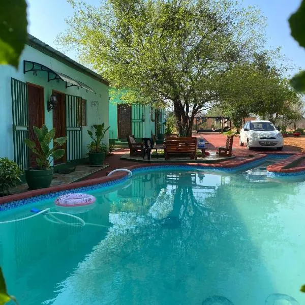 Bush Adventure Guest House, hotel in Kasane