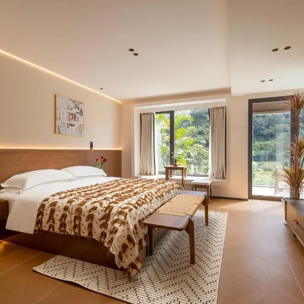 Huazhu Luxury Village, hotel in Ningbo