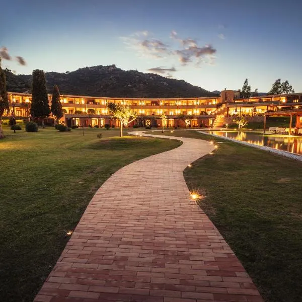 Is Molas Resort, ξενοδοχείο σε Pula