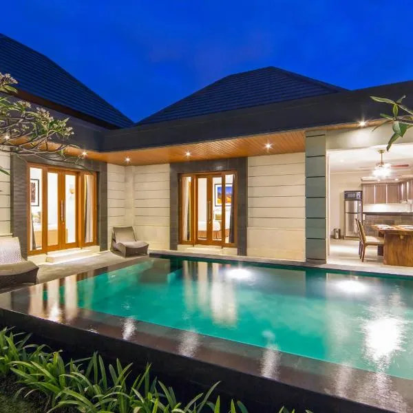 The Banyumas Suite Villa Legian, hotel v destinaci Legian