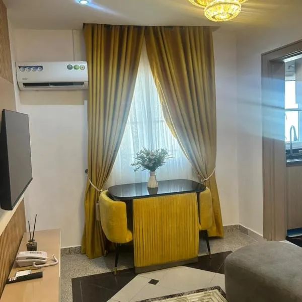 OPULENT OASIS Hotel and Apartments, hotel in Lagos