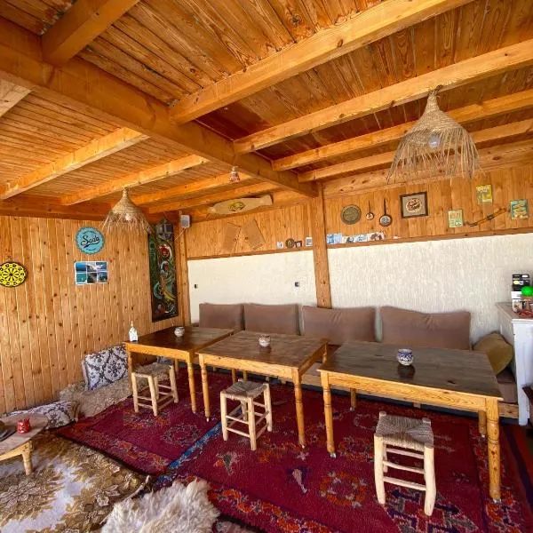 Dania Surf House, hotel en Mirleft