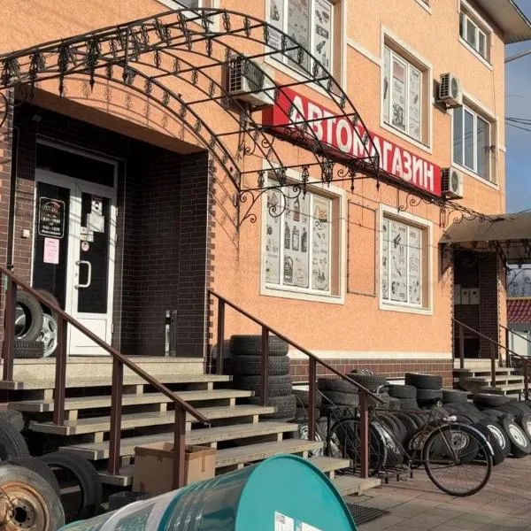 ЯВіС, hotel i Mamaivci Village