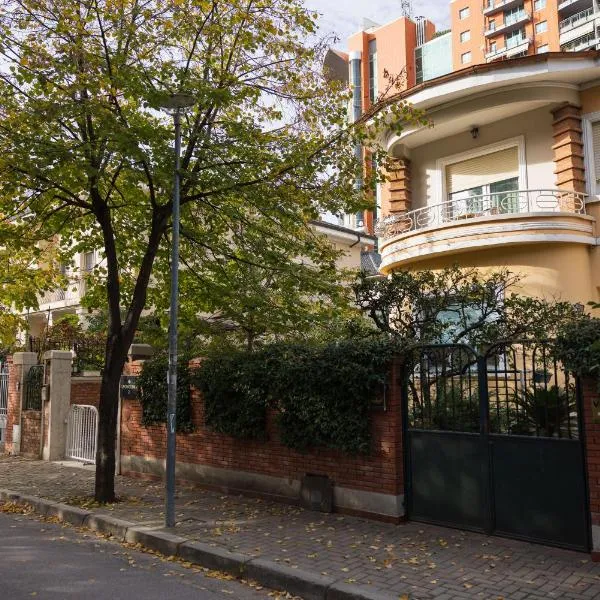 Ufo Boutique Hotel, hotel a Tirana