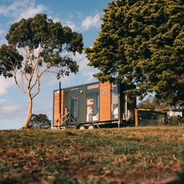 Tiny House Big View X Boneo by Tiny Away, ξενοδοχείο σε Boneo