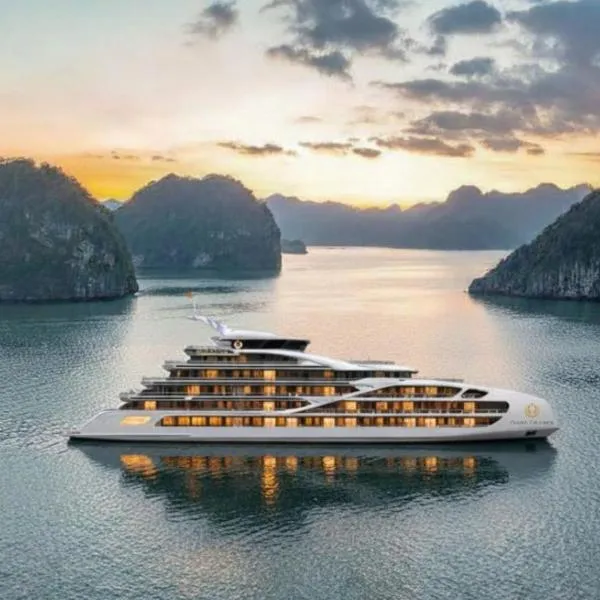 Diana Cruises Halong Bay - Luxury by Venus Group、ハロンのホテル