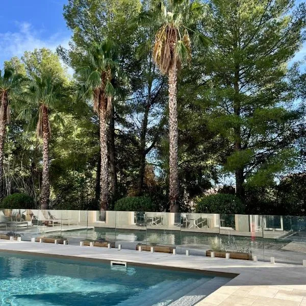 Logis Hôtel de Port d'Alon - St Cyr sur Mer, hotel in Saint-Cyr-sur-Mer