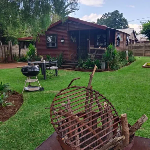 Log in At 118 Loghome, Hotel in Meyerton