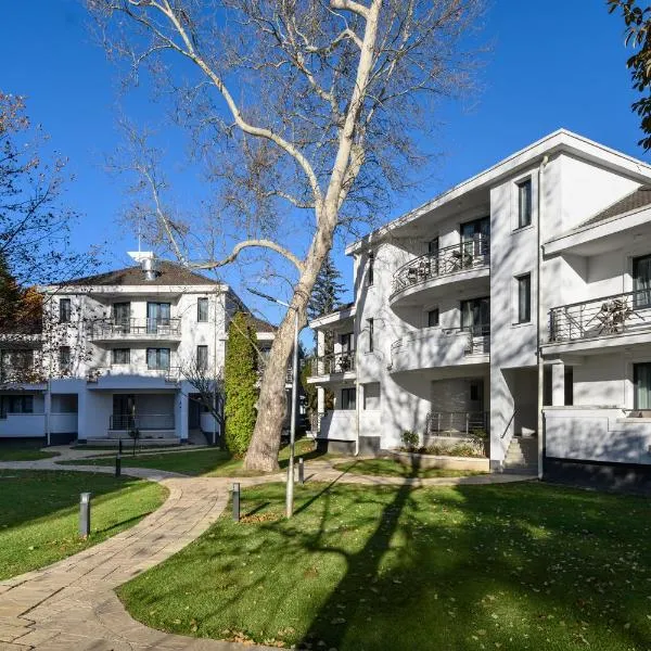 Kenese Bay Garden Resort & Conference, hotel v destinaci Balatonkenese