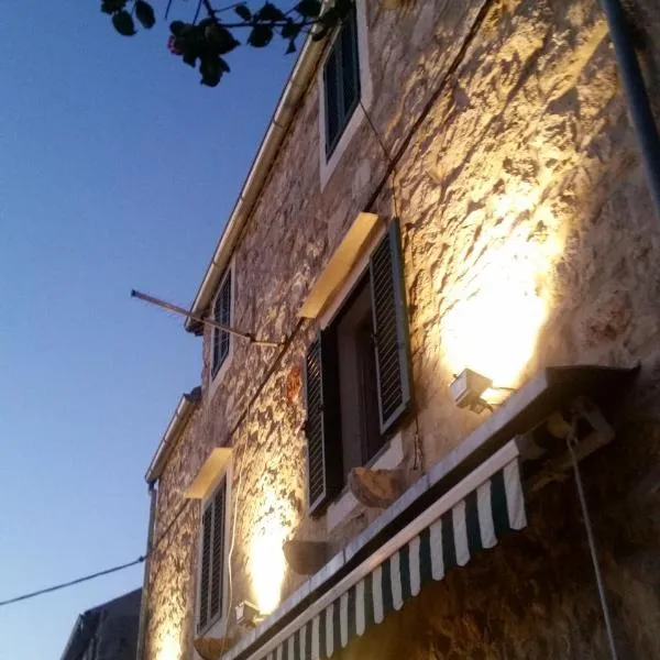Buena Vis-ta Apartments with the Sea View, hotel in Vis
