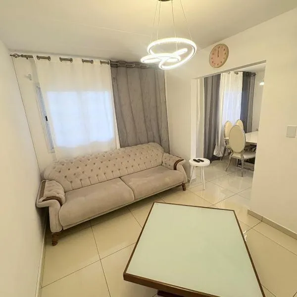 GuestHouse 16, hotel v Kuitu