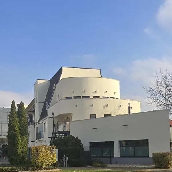 Holiday Beach Budapest Hotel, Hotel in Budapest