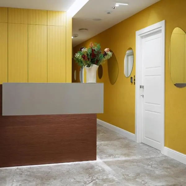 Rumi Luxury Rooms, hotel v Neapole