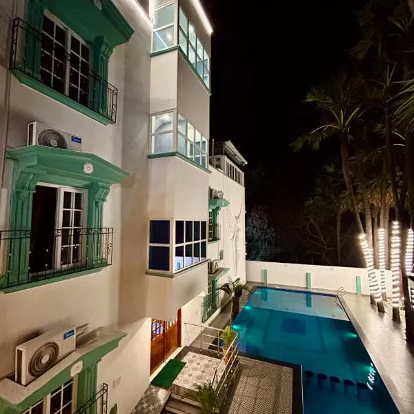 LUXUS Resort - Swimming Pool, отель в Пондичерри