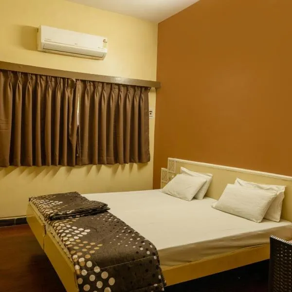 Hotel Ritesh, hotel em Sholapur