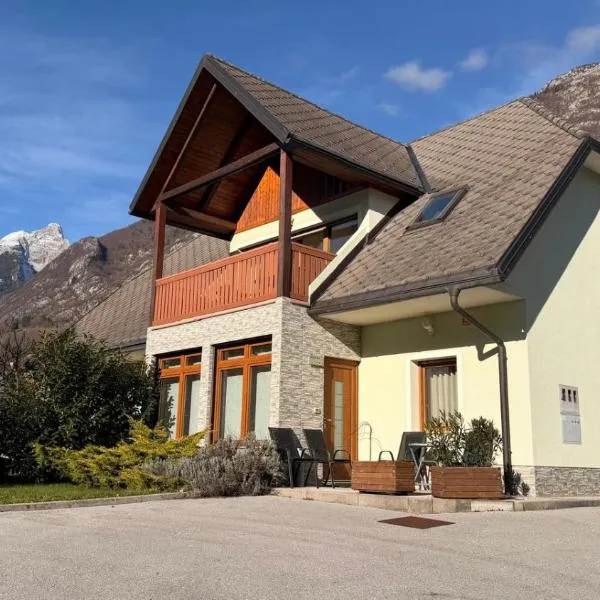 ISONZO APARTMENT, hôtel à Bovec