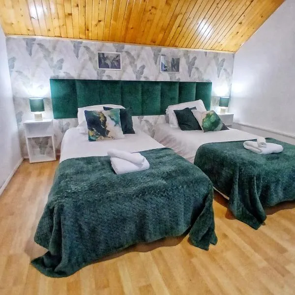 KRK stop near airport, hotell i Cholerzyn