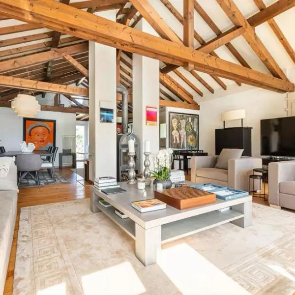 Spacious 4BDR Home Lake view Geneva Bellevue, hotel en Bellevue