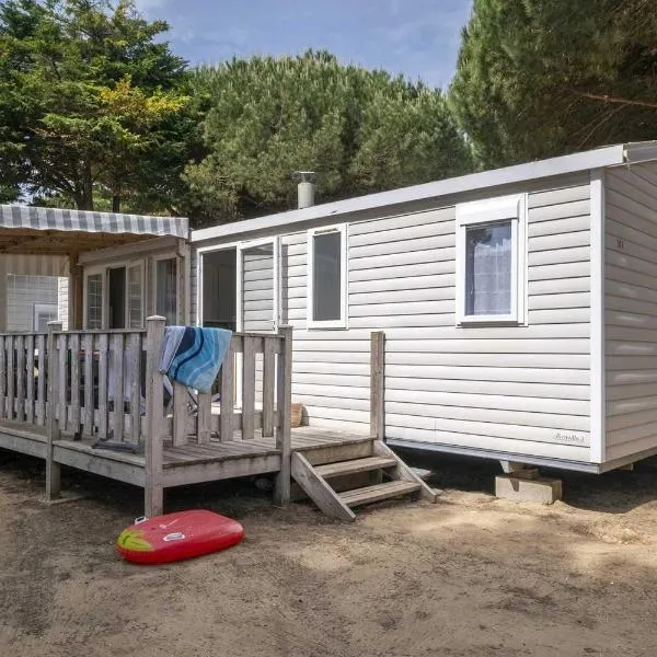 Camping 4 étoiles - Parc aquatique - eeia0i、ル・ボワ・プラージュ・アン・レのホテル