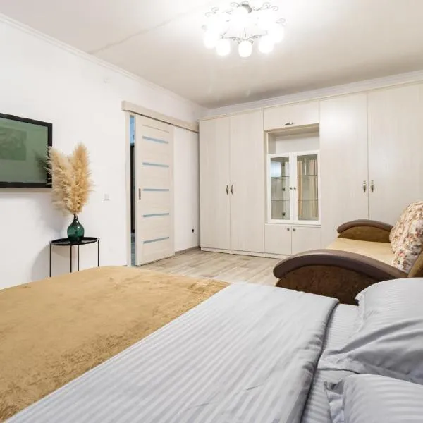 Квартира рядом с Усолкой Сатпаева 348, hotel i Pavlodar
