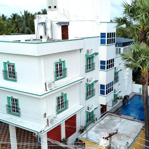 LUXUS Resort - Swimming Pool、ポンディシェリのホテル