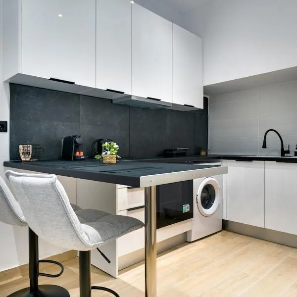 CityLife apartment 2'from metaxourgio station 2B، فندق في أثينا