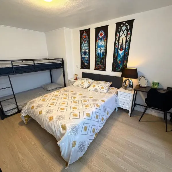 Auberge du Cheval blanc89, hotel v mestu Bléneau