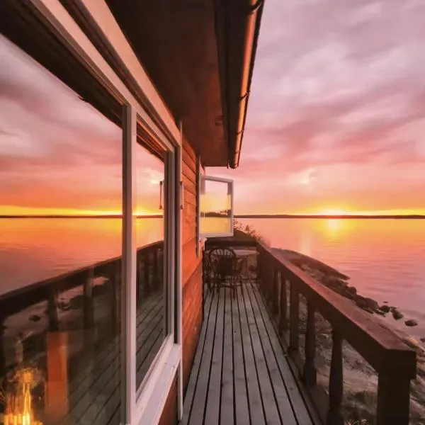 Archipelago Hideaway - Oasis on the Sea, hotel in Värmdö