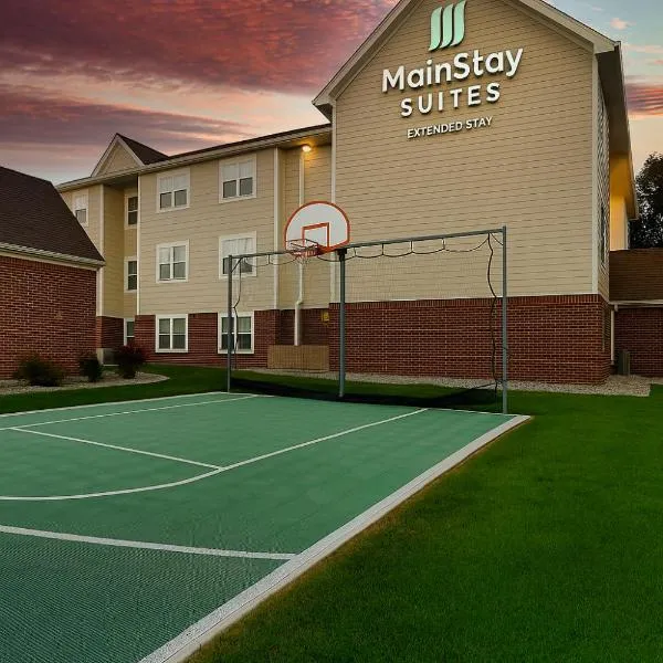 MainStay Suites Appleton Airport - Fox River Mall Area, khách sạn ở Appleton