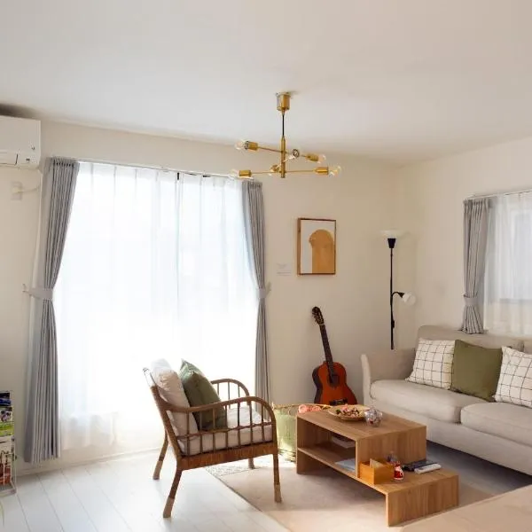 鎌倉 江ノ島 新築貸切一戸建て全館浄水システム完備 海近く 江ノ島が見える 露天テラス 無料駐車2台付, hotel v destinaci Kamakura