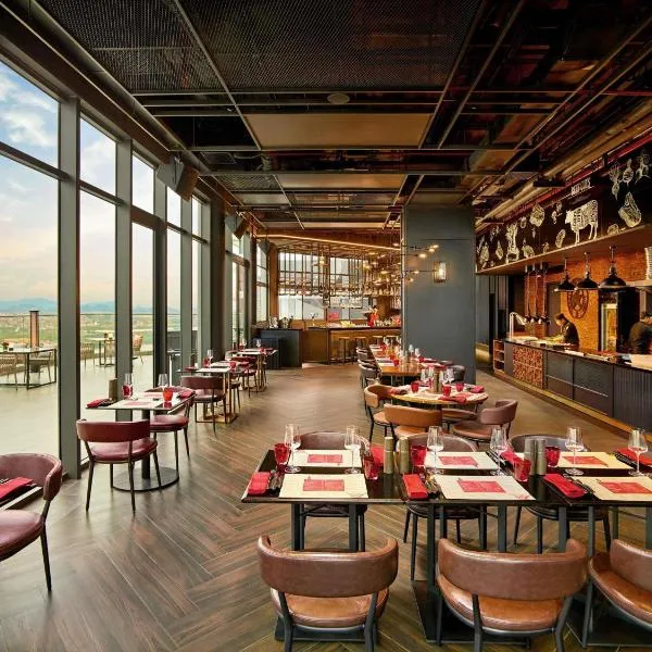 Pullman Hai Phong Grand Hotel, hotel in Hai Phong