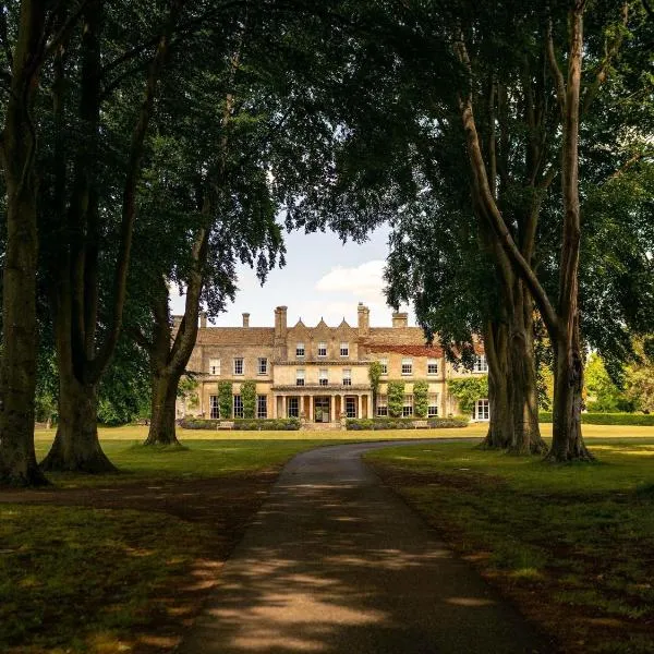 Lucknam Park, Emblems Collection、チッペナムのホテル