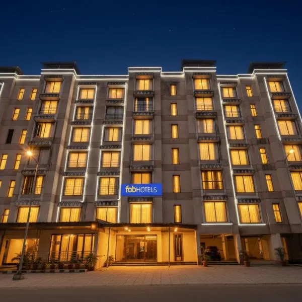 Hotel Omkar & Lodging - phoenix market city, hotel em Pune