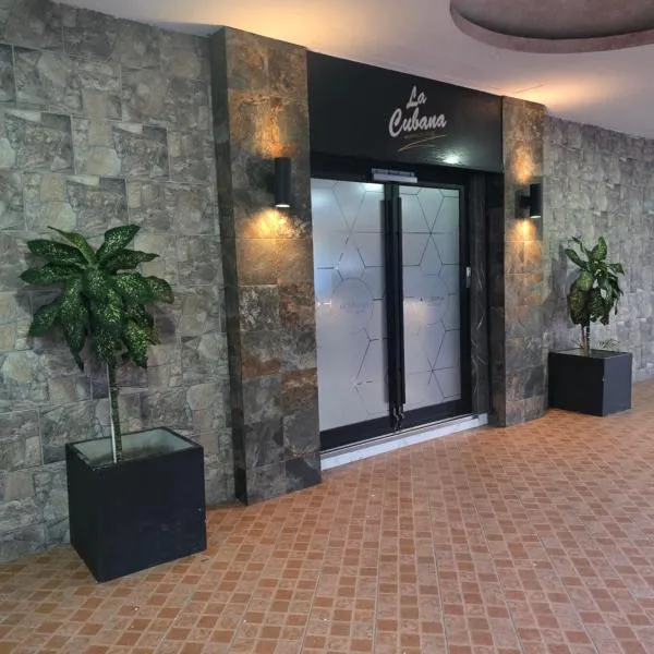 Hotel LC, hotel en Colón