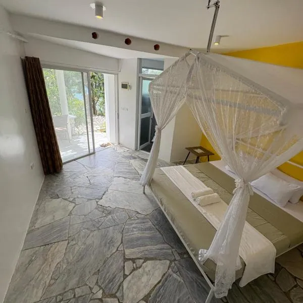 Lonos Circle Private Garden, ξενοδοχείο σε Romblon